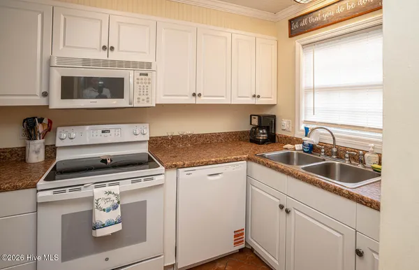 $192,500 | 4505 North Kings Highway, Unit D9, Myrtle Beach, SC 29577