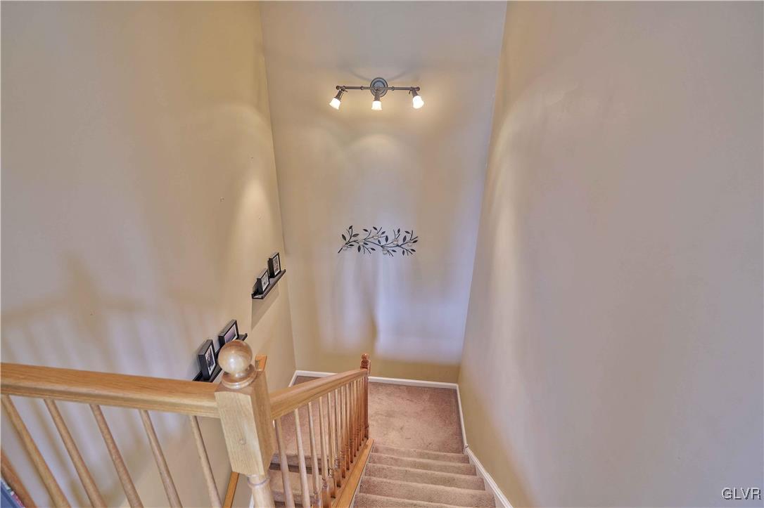 1271 Old Gate Road Northampton, PA 18067 - Photo 11 of 28 Gallery Image 11