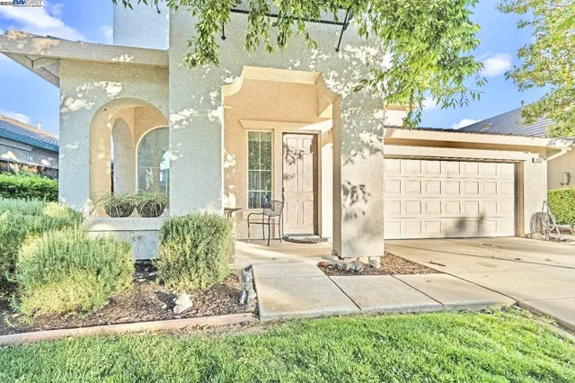 $399,999 | 9516 Sarazen Court, Patterson, CA 95363