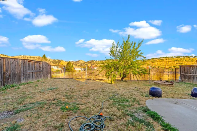 $399,999 | 9516 Sarazen Court, Patterson, CA 95363