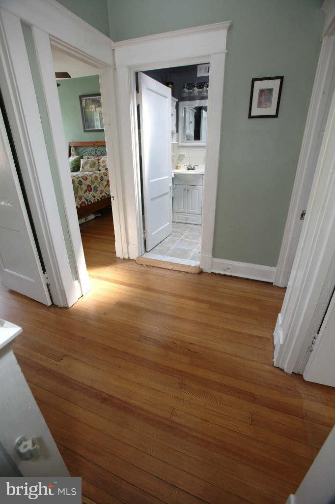 4214 Falls Road Baltimore, MD 21211 - Photo 17 of 29 SECOND FLOOR LANDING