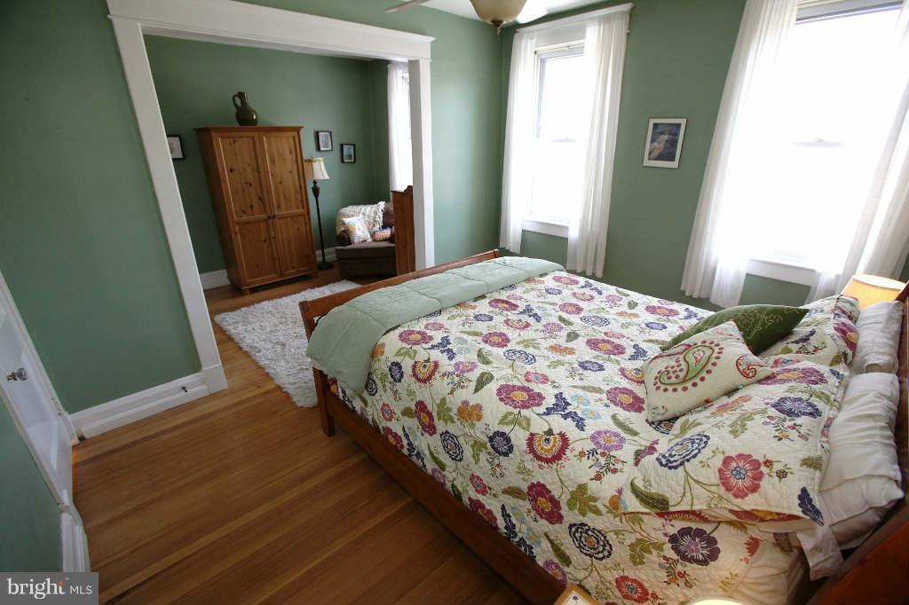 4214 Falls Road Baltimore, MD 21211 - Photo 20 of 29 VIEW TOWARDS SITTING ROOM