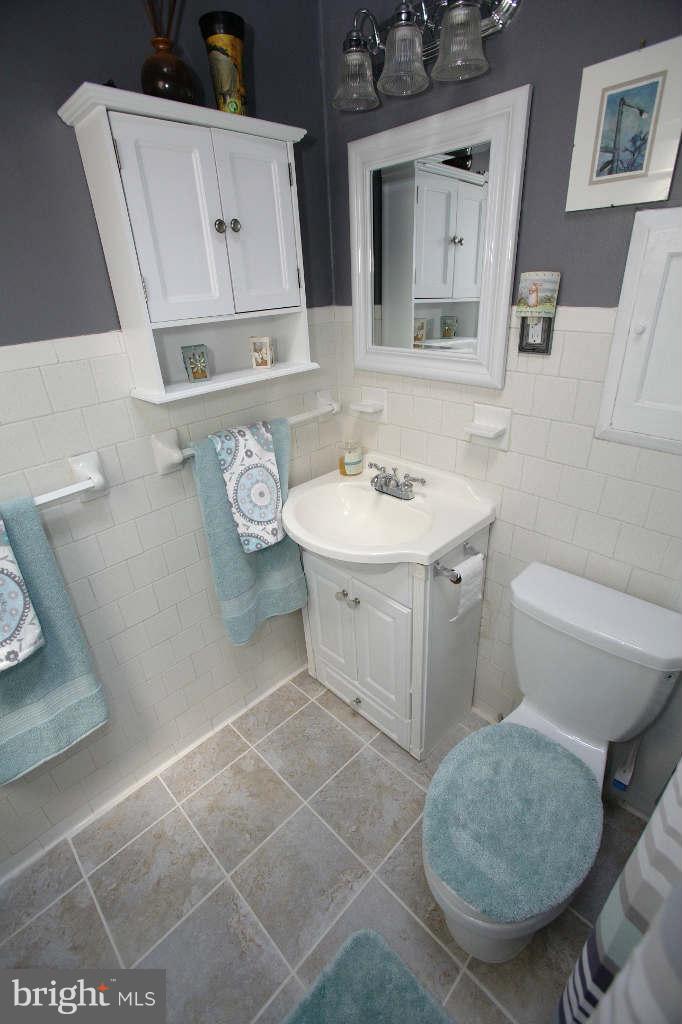 4214 Falls Road Baltimore, MD 21211 - Photo 22 of 29 Bath