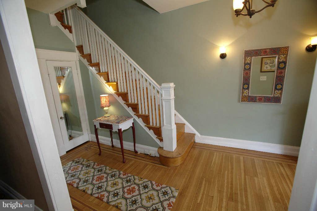 4214 Falls Road Baltimore, MD 21211 - Photo 4 of 29 LARGE ENTRY HALL AND STAIRCASE