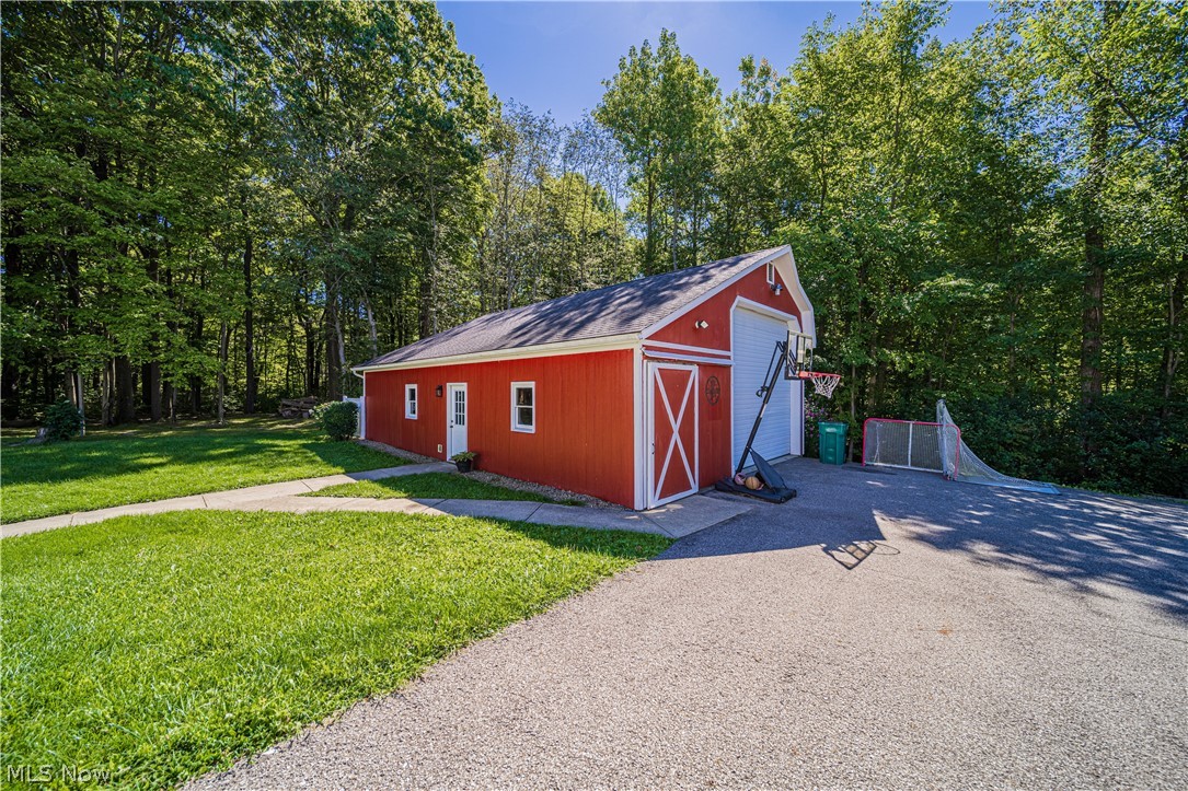 9437 Ravenna Road Chardon, OH 44024 - Photo 4 of 34