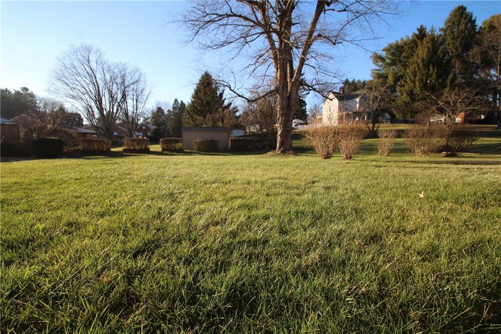 4746 Gardenville Road Baldwin, PA 15236 - Photo 15 of 16 Gallery Image 15