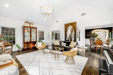 $1,325,000 | 260 Mill River Road, Chappaqua, NY 10514