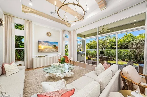 $886,900 | 2436 Cambridge Way, Naples, FL 34112