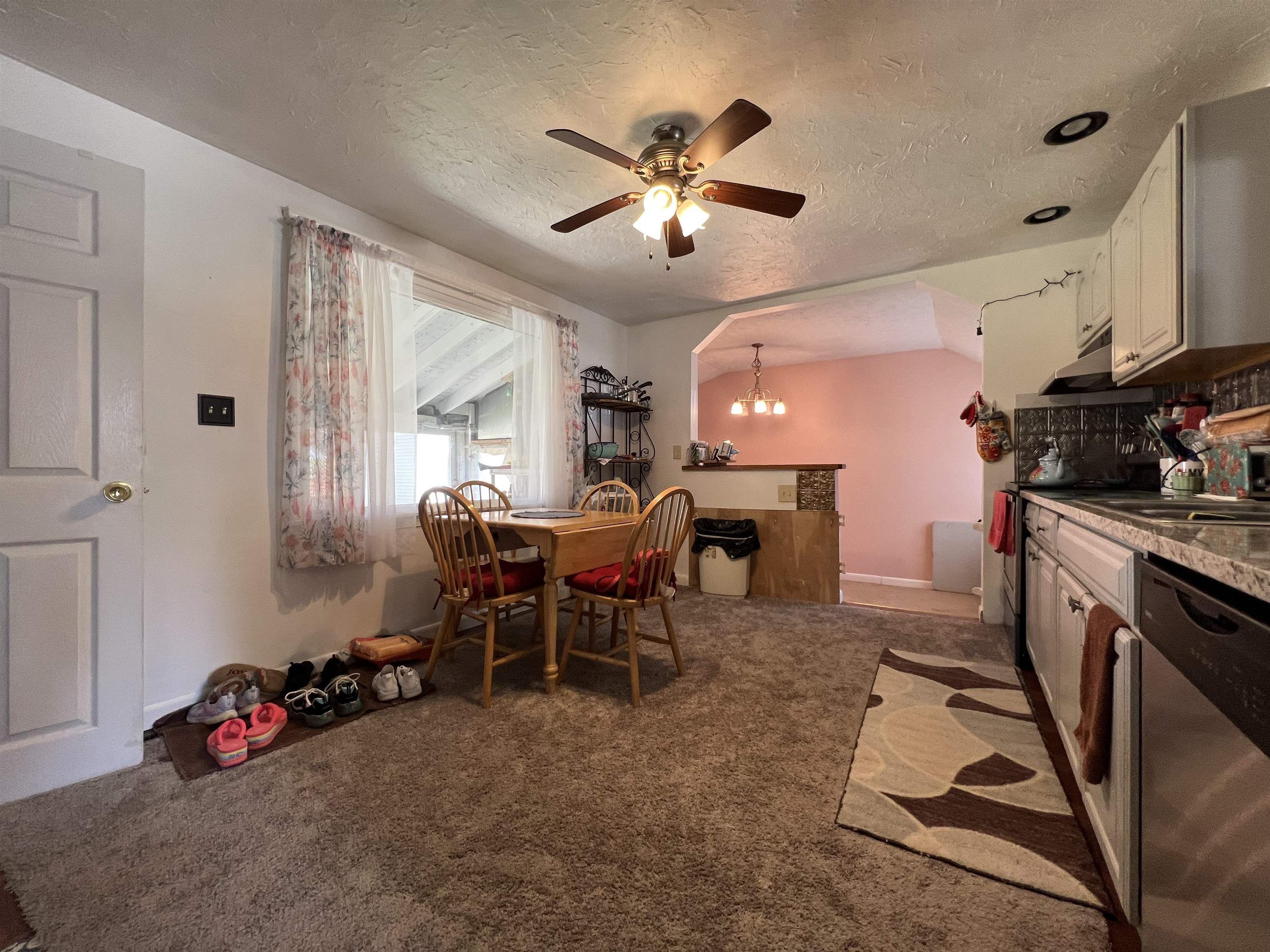 388 Weston Road Manchester, NH 03103 - Photo 7 of 31 Gallery Image 7