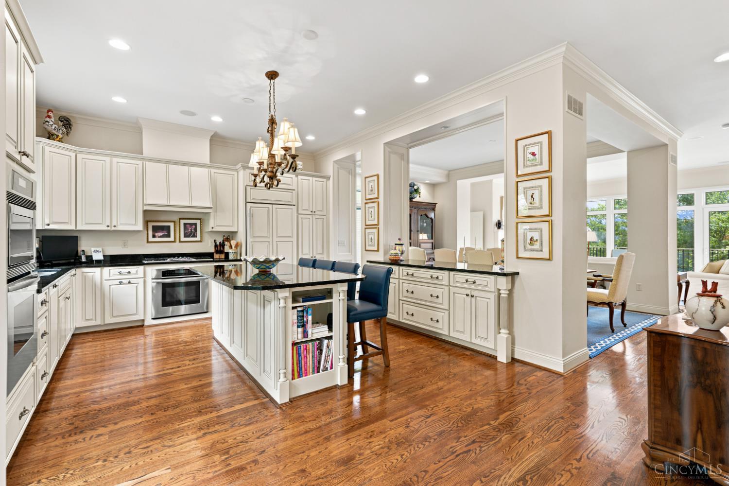1498 Riverside Drive Cincinnati, OH 45202 - Photo 12 of 40 Gallery Image 12