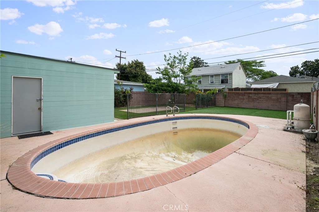 2736 Jackson Street East Carson, CA 90810 - Photo 34 of 37