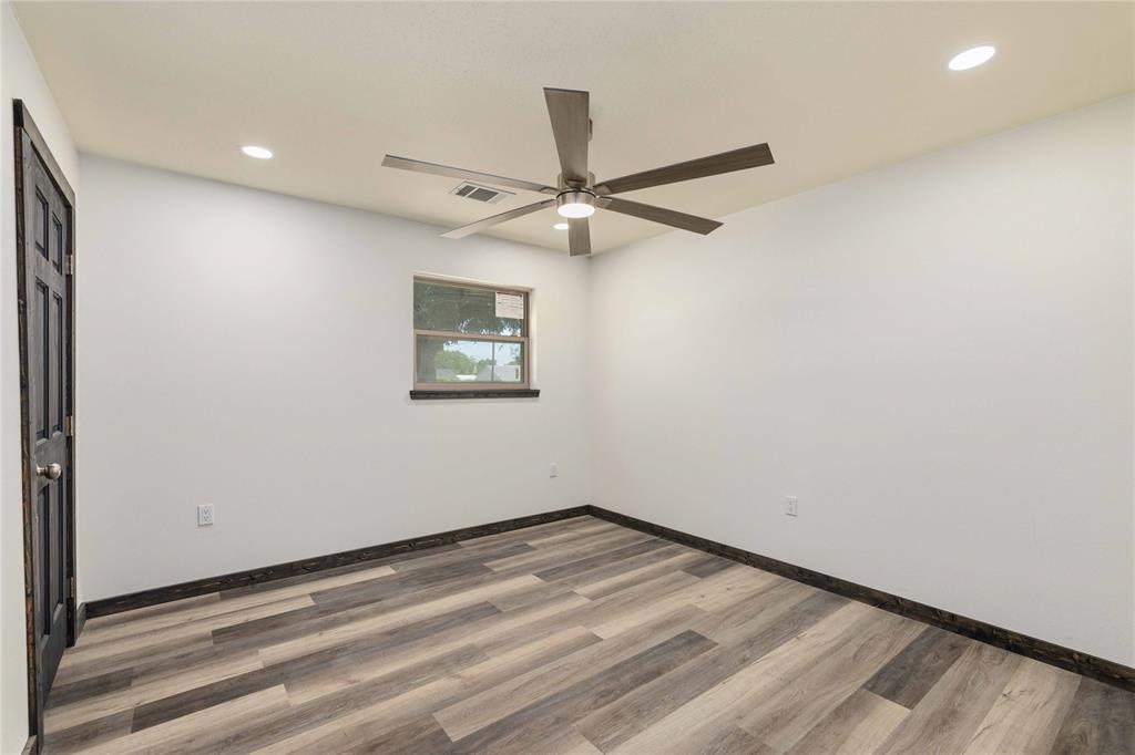 809 West Liveoak Street Coleman, TX 76834 - Photo 15 of 34
