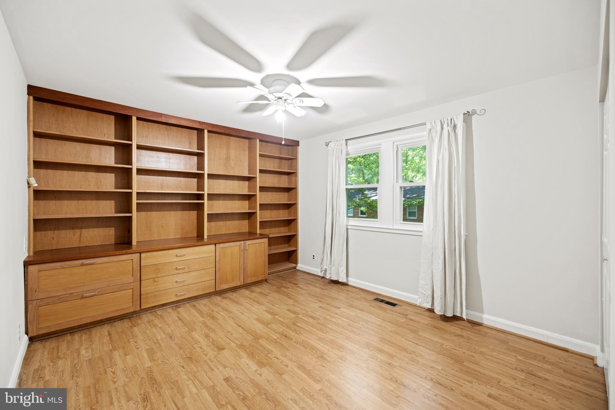8610 Geren Road, Unit 166 Silver Spring, MD 20901 - Photo 22 of 34 Gorgeous maple built-ins