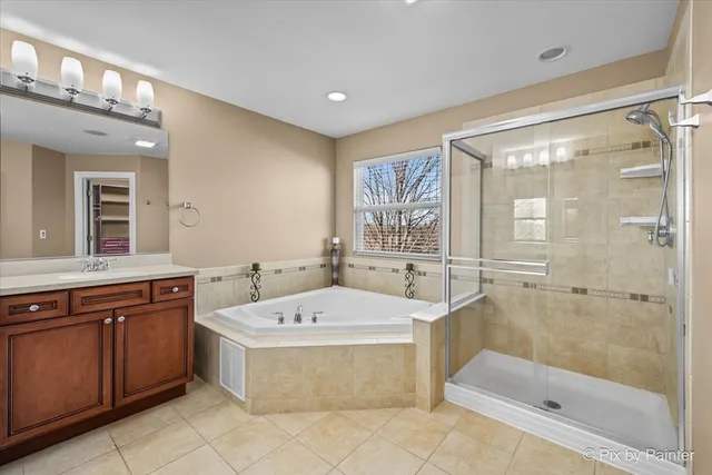 $734,500 | 7 Birchwood Court, Lake In The Hills, IL 60156