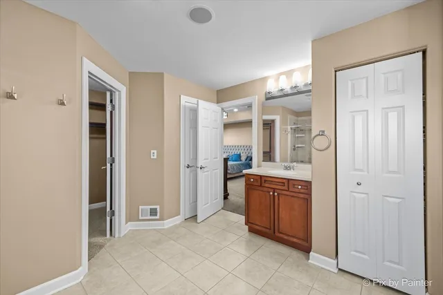 $734,500 | 7 Birchwood Court, Lake In The Hills, IL 60156