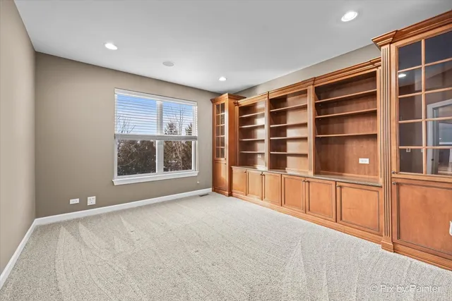 $734,500 | 7 Birchwood Court, Lake In The Hills, IL 60156