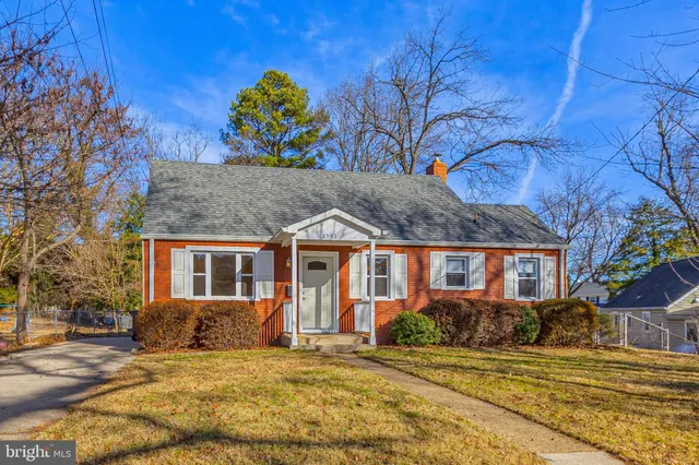 $519,000 | 5903 St Lo Avenue, Rockville, MD 20851