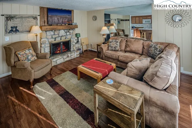 $398,000 | 1443 Sugar Mountain Drive, Unit B11, Sugar Mountain, NC 28604