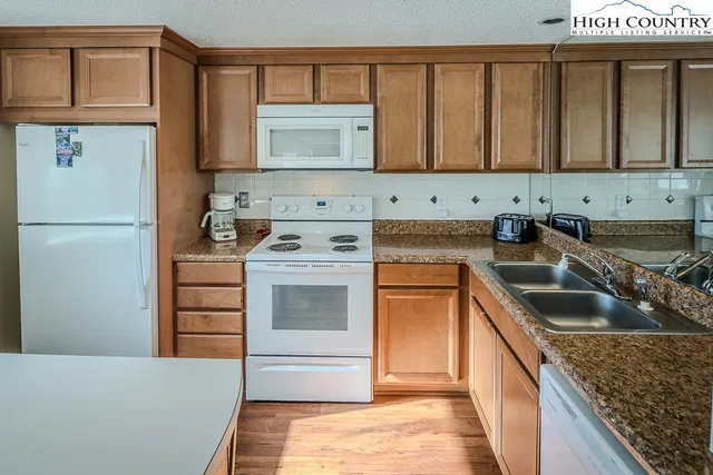 $398,000 | 1443 Sugar Mountain Drive, Unit B11, Sugar Mountain, NC 28604