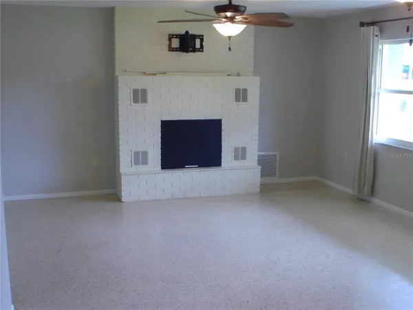 $2,200 | 42 Catalina Drive, DeBary, FL 32713