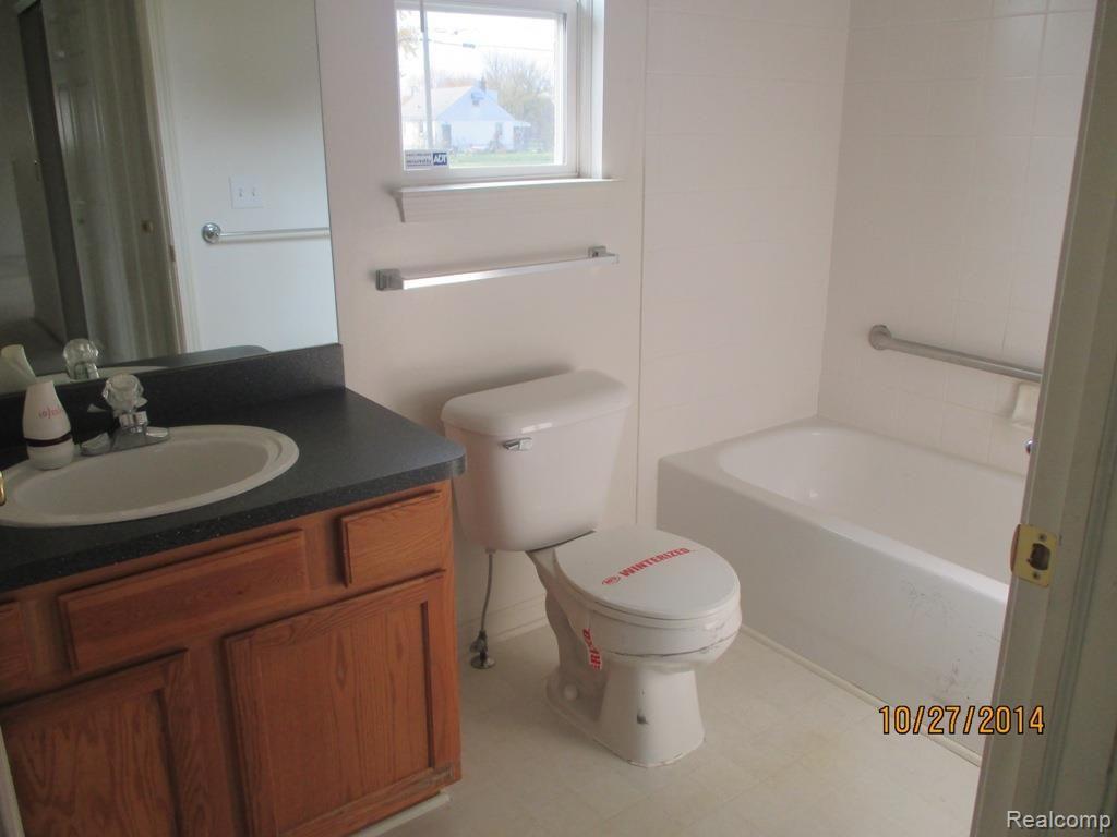 3920 Harriet Street Inkster, MI 48141 - Photo 8 of 11 IMG_0674.jpg