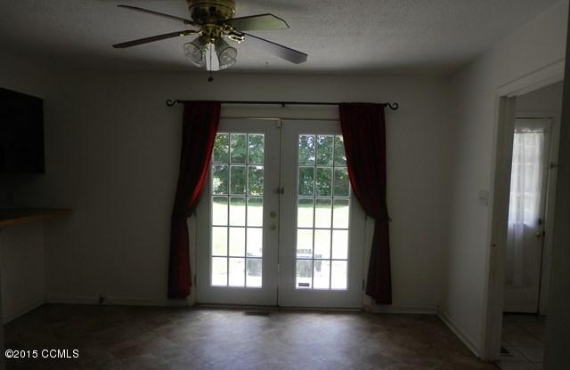 2512 Country Club Road Jacksonville, NC 28546 - Photo 4 of 9 P7291137 (Copy)