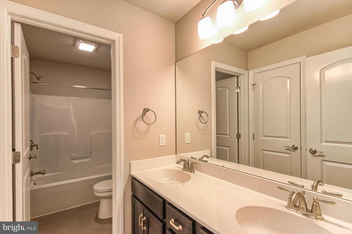 340 Ecker Drive, Unit 33 Lititz, PA 17543 - Photo 20 of 21