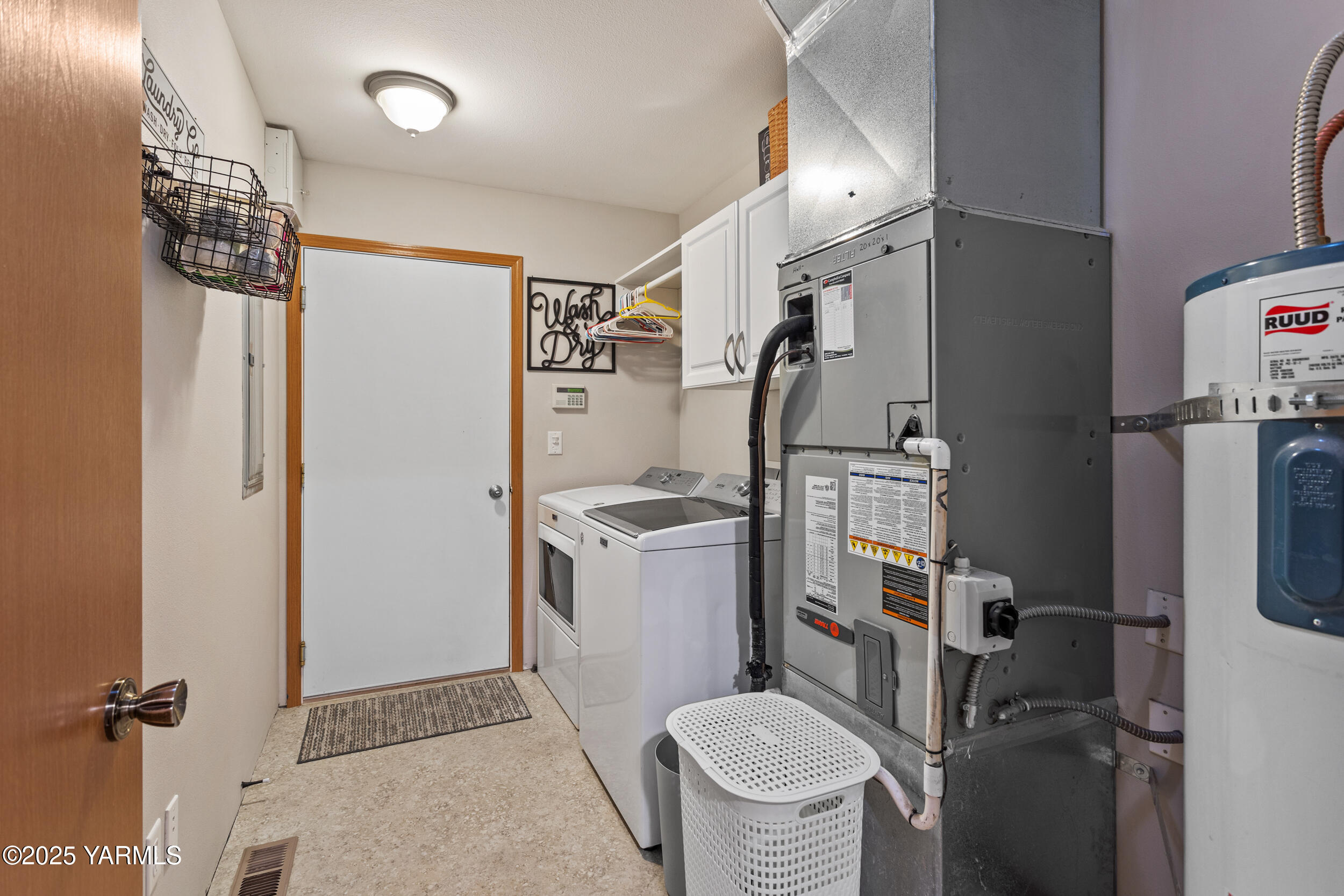 150 Solar Lane Yakima, WA 98901 - Photo 25 of 27 a view of bathroom