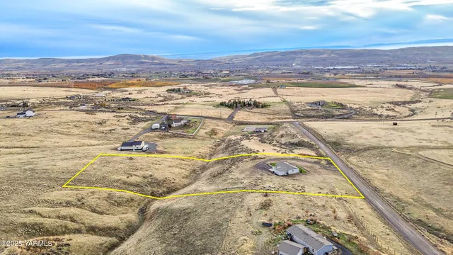 $425,000 | 150 Solar Lane, Yakima, WA 98901