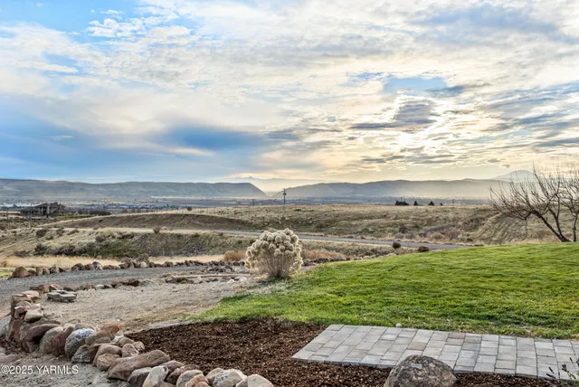 $435,000 | 150 Solar Lane, Yakima, WA 98901
