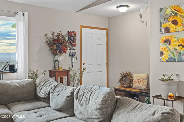 $435,000 | 150 Solar Lane, Yakima, WA 98901