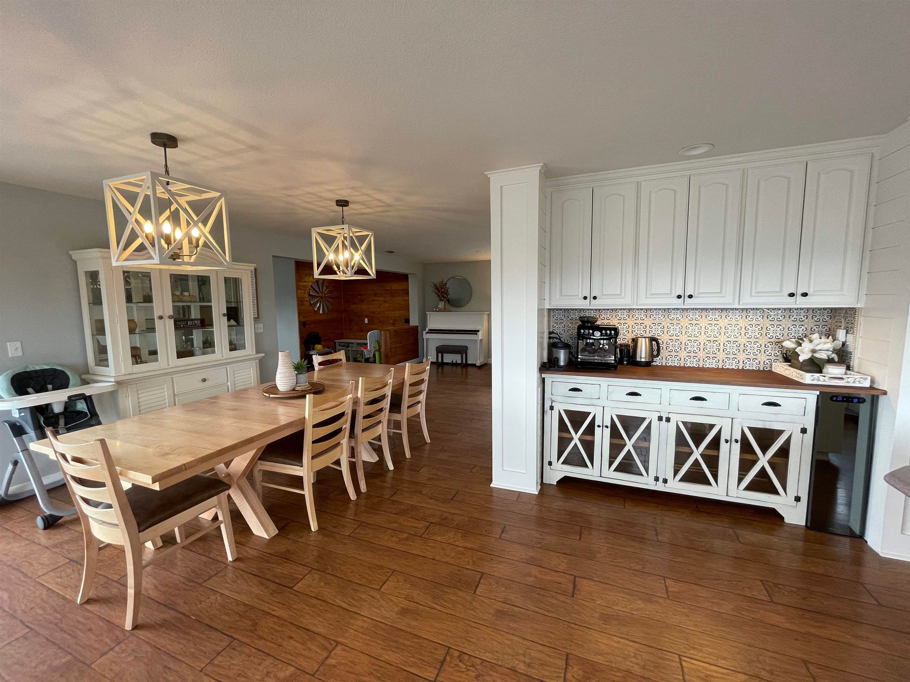 400 Holcomb Road Montague, CA 96064 - Photo 8 of 46 Gallery Image 8