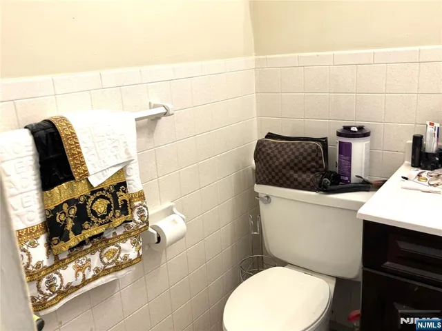 $1,950 | 1590 Anderson Avenue, Unit 19D, Fort Lee, NJ 07024