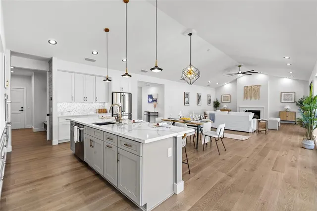 $899,900 | 1044 Southwest 120th Drive, Gainesville, FL 32607