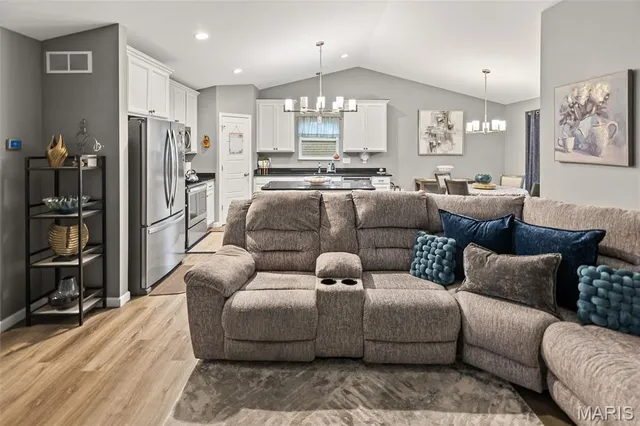 $399,900 | 7990 Sonora Ridge, Caseyville, IL 62232