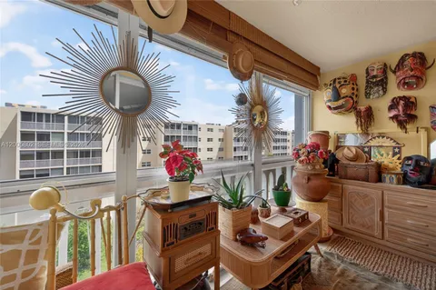 $195,000 | 610 Northeast 12th Avenue, Unit 602, Hallandale Beach, FL 33009