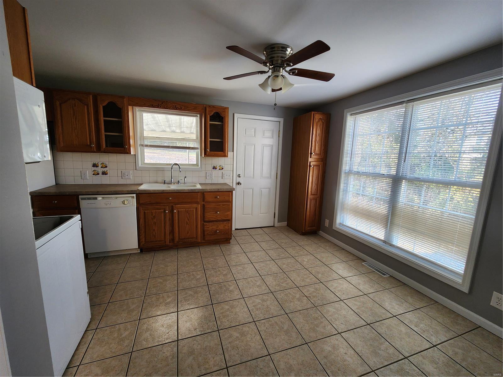 1640 Seminary Street Alton, IL 62002 - Photo 11 of 25 Gallery Image 11