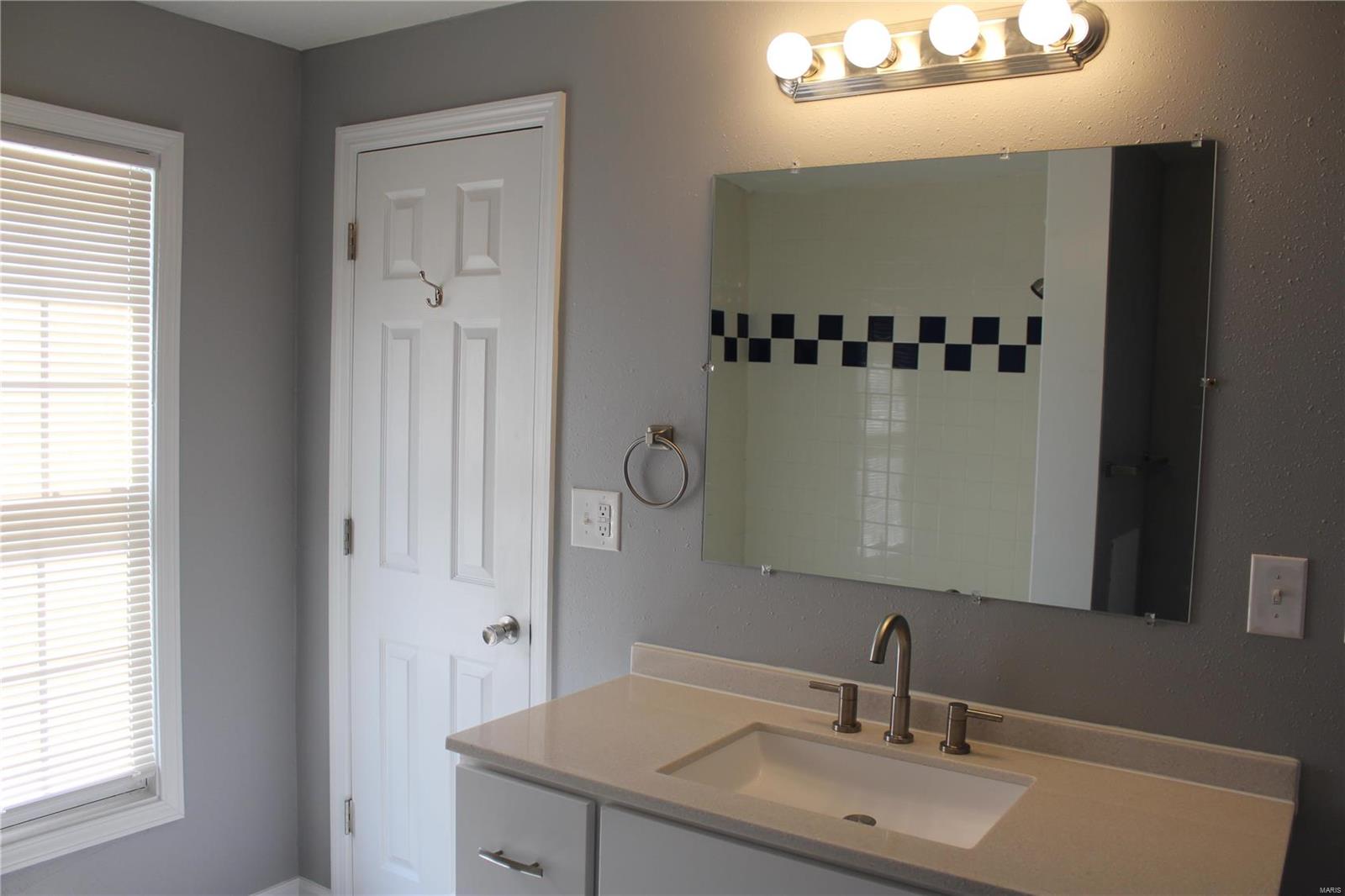 1640 Seminary Street Alton, IL 62002 - Photo 9 of 25 Gallery Image 9