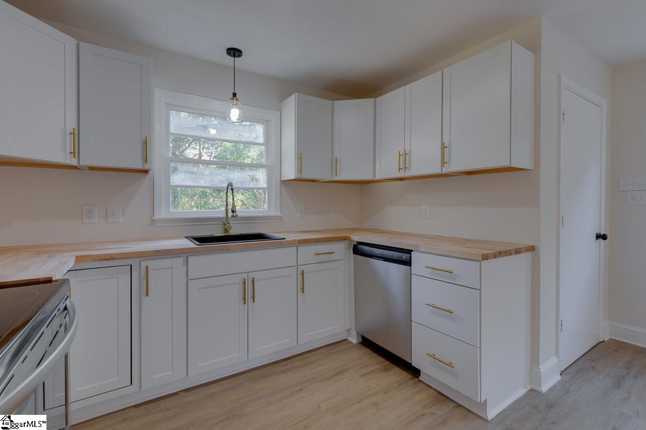 24 Springbrook Court Spartanburg, SC 29301 - Photo 11 of 29