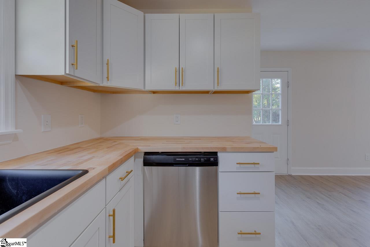 24 Springbrook Court Spartanburg, SC 29301 - Photo 12 of 29