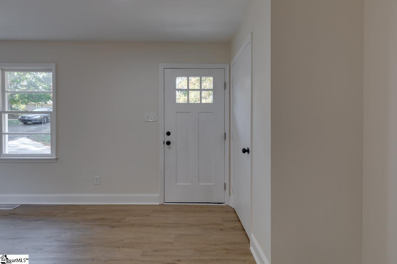 24 Springbrook Court Spartanburg, SC 29301 - Photo 5 of 29