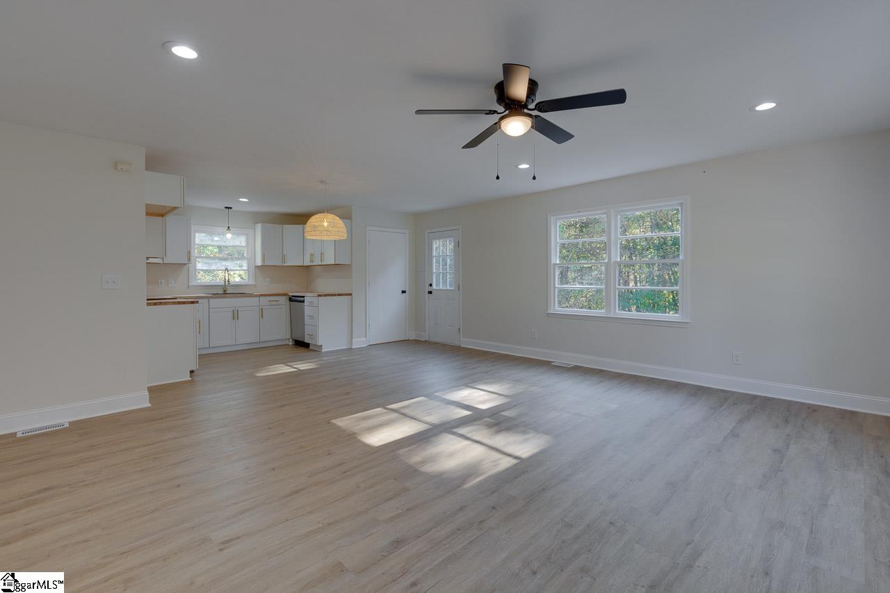 24 Springbrook Court Spartanburg, SC 29301 - Photo 6 of 29