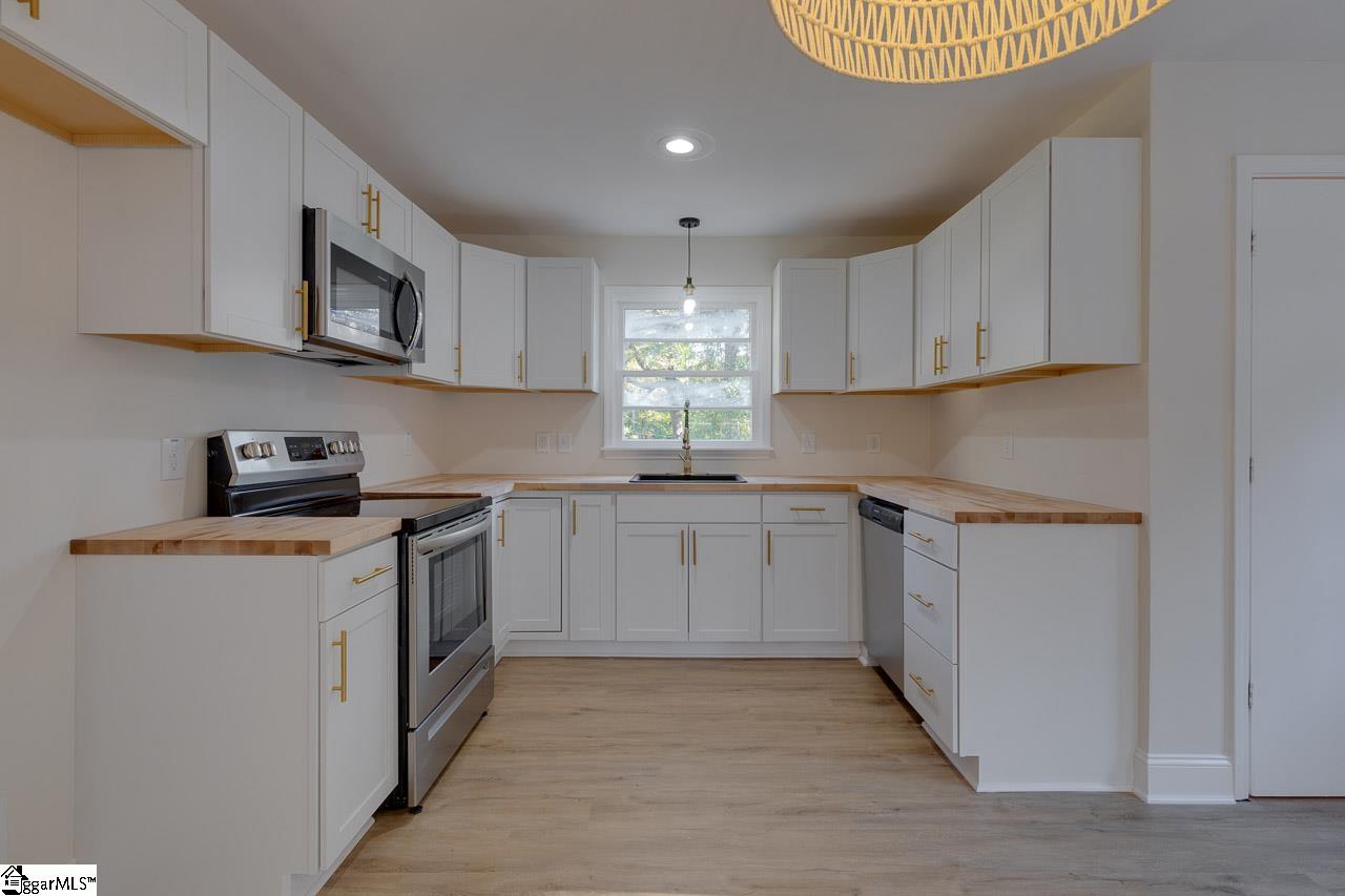 24 Springbrook Court Spartanburg, SC 29301 - Photo 8 of 29