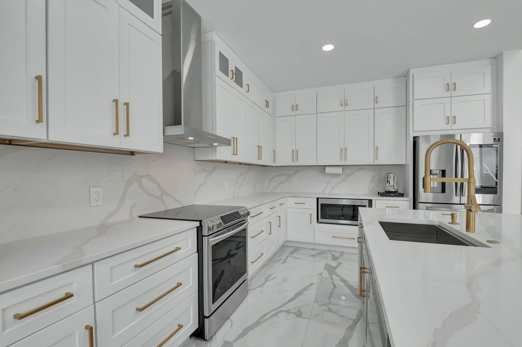 10872 Tamoron Lane Boca Raton, FL 33498 - Photo 19 of 78 21-web-or-mls-DSC_8544