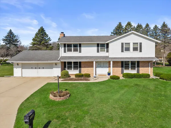 $447,500 | 7245 North Wayside Court, Glendale, WI 53209