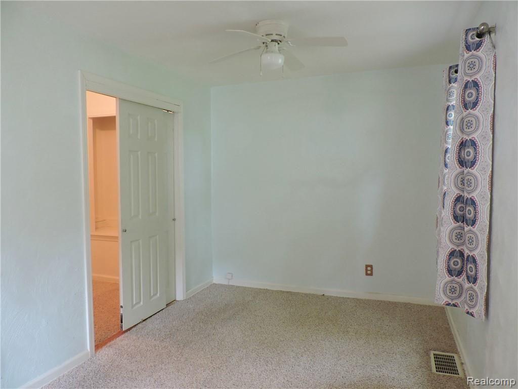 2173 Covert Road Burton, MI 48509 - Photo 24 of 35 24.JPG