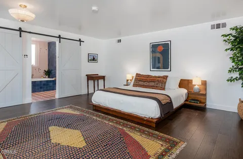 $1,049,000 | 2537 Crestmoore Place, Los Angeles, CA 90065