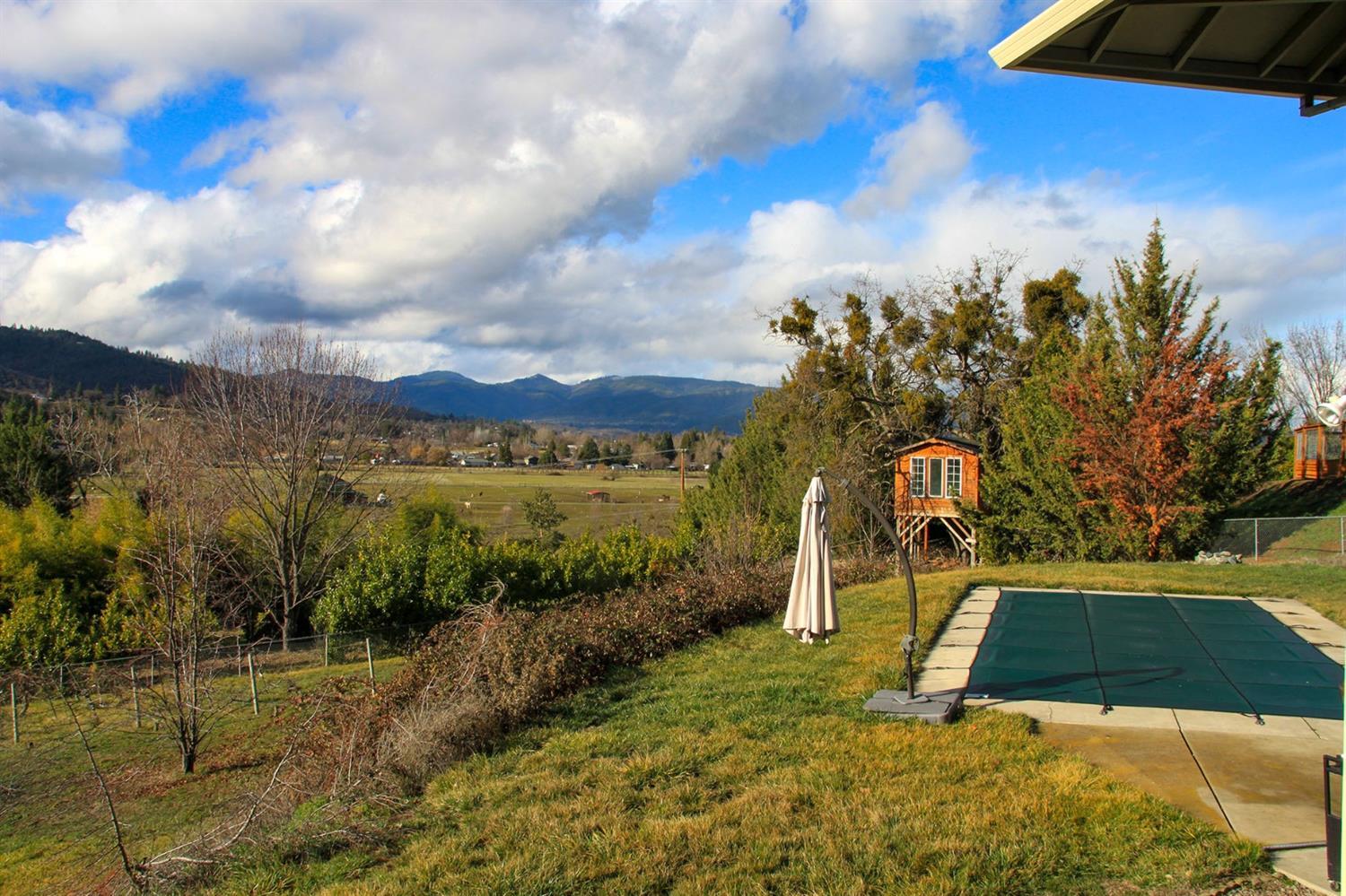 1340 Vawter Road Medford, OR 97501 - Photo 4 of 35 Inground Pool located on the west side o