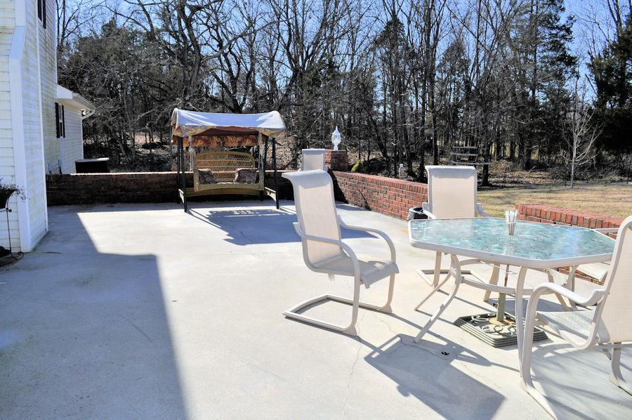 5640 Dearing Road Talbott, TN 37877 - Photo 33 of 40 rear patio2