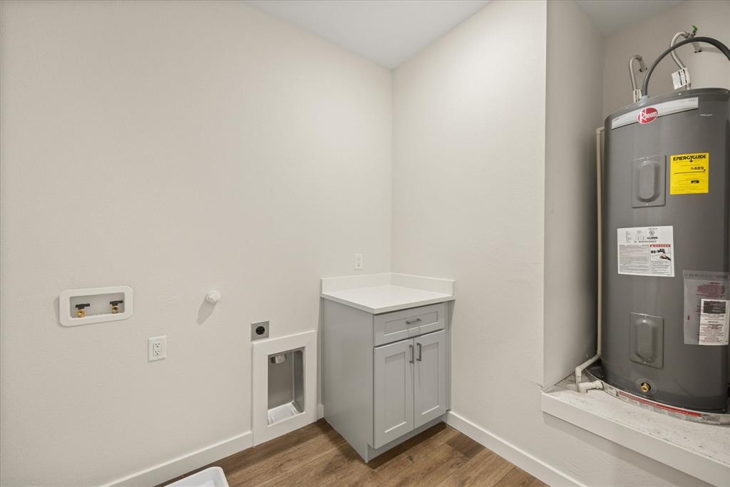 529 Galt Drive Stephenville, TX 76401 - Photo 20 of 27 a utility room with dryer and washer